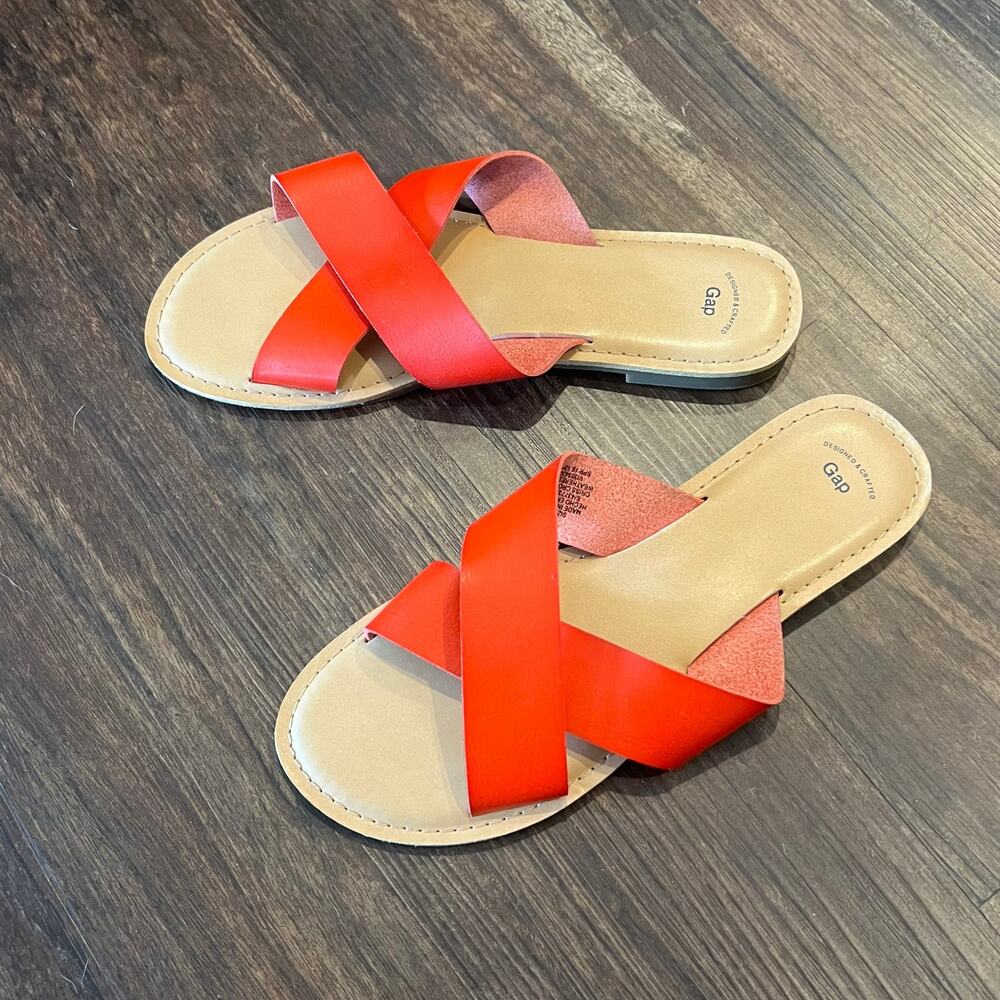 GAP Criss Cross Sandals Women's Size 9 Weathered Red Faux Leather Slides Flats